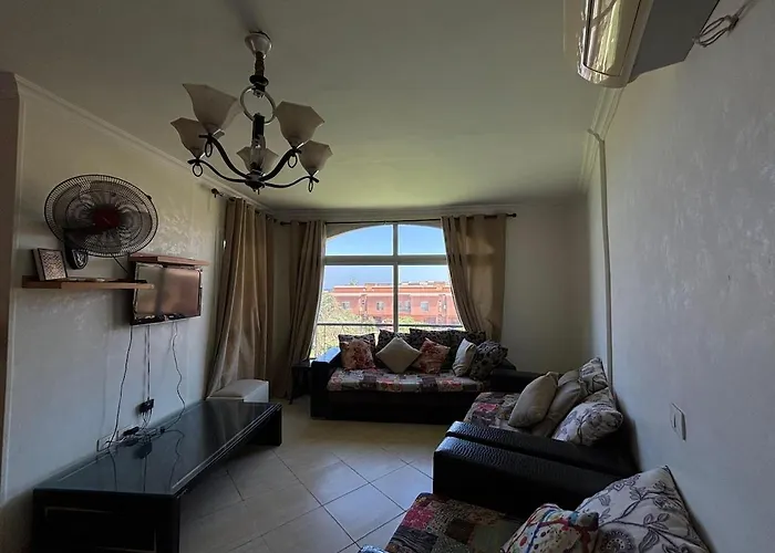 Apartment بنتهاوس الصف الاول ع البحر حيث الرفاهية بلا حدود *