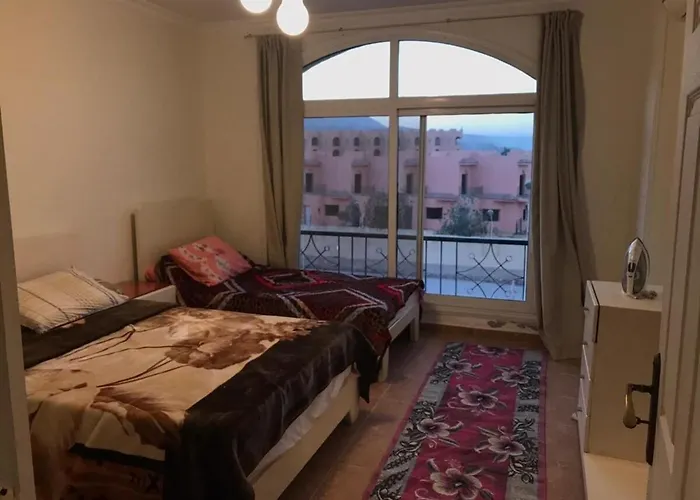 بنتهاوس الصف الاول ع البحر حيث الرفاهية بلا حدود Apartment *